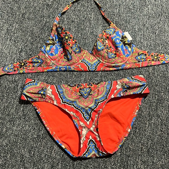 Lucky Brand Other - LUCKY BRAND vacation paisley red print bikini swim travel underwire medium m